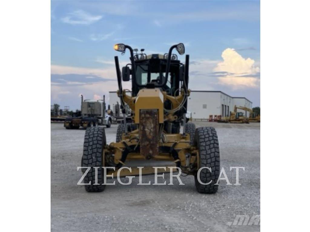 CAT 12M2AWD Greideriai