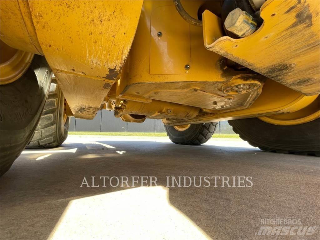 CAT 12M3 Greideriai