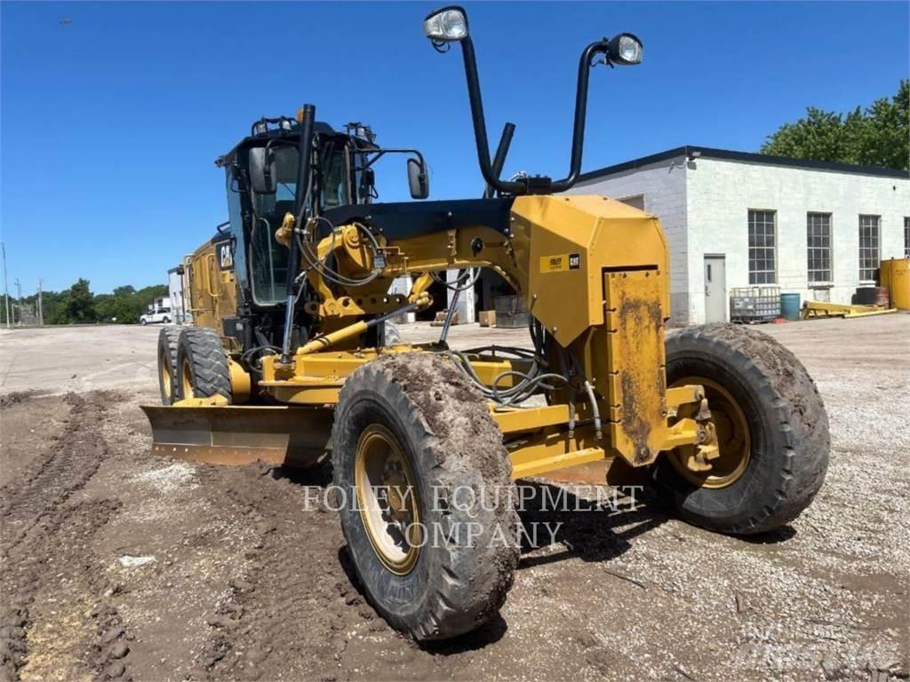 CAT 12M3 Greideriai