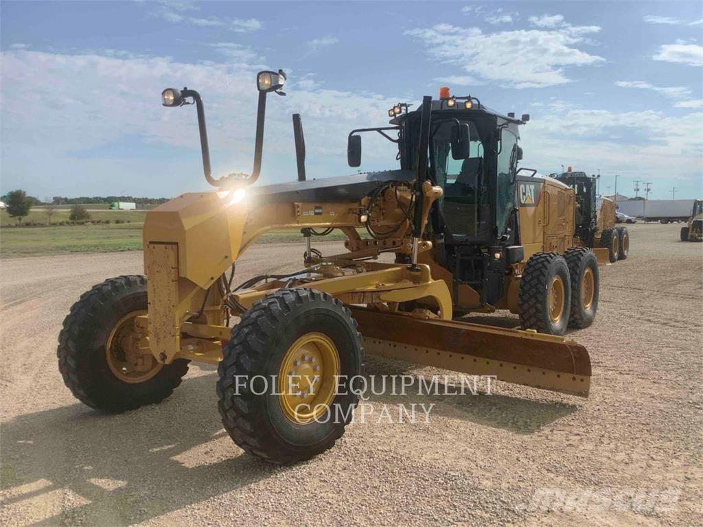 CAT 12M3 Greideriai