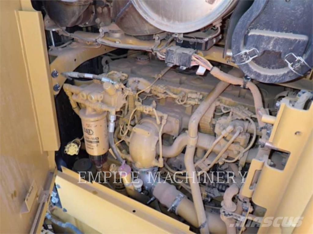 CAT 12M3 Greideriai