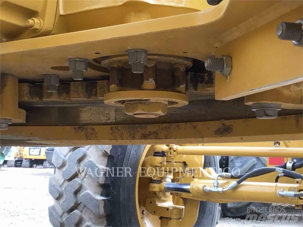 CAT 12M3 Greideriai