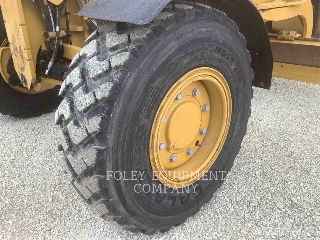 CAT 12M3AW Greideriai