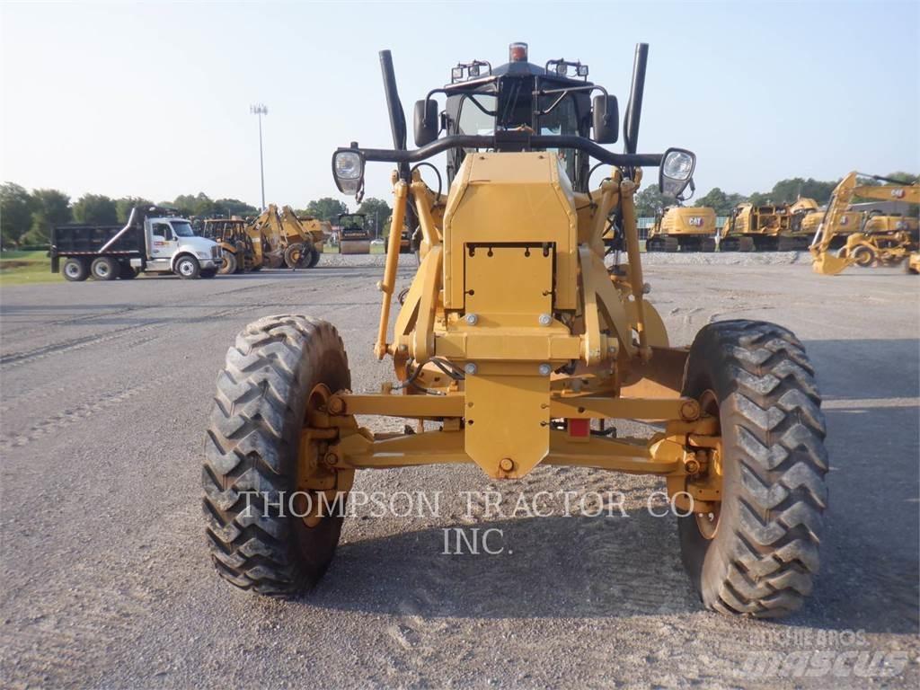 CAT 140 Greideriai