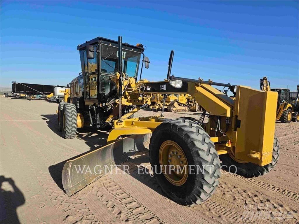 CAT 140 Greideriai