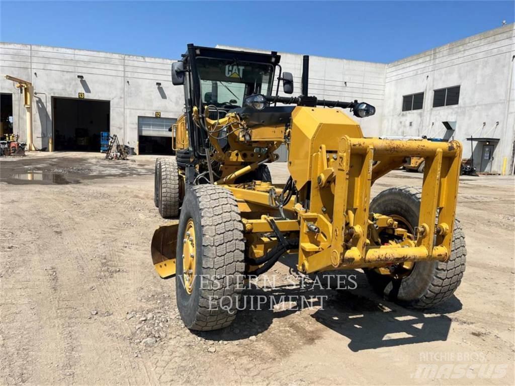 CAT 140 Greideriai