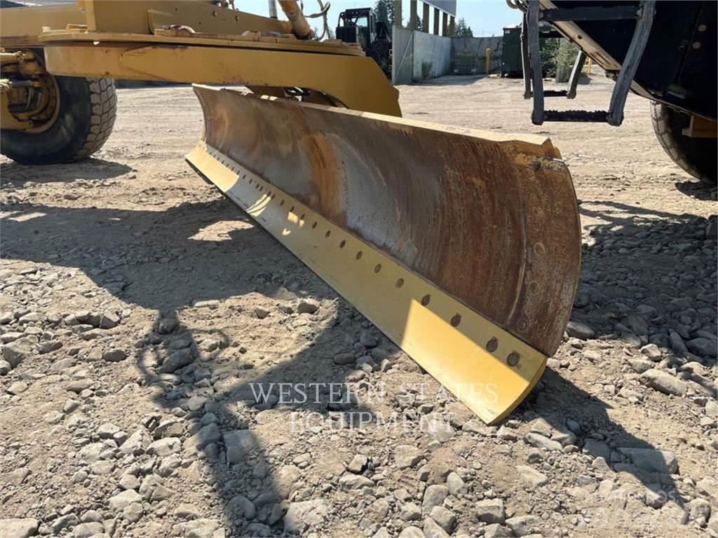 CAT 140 Greideriai