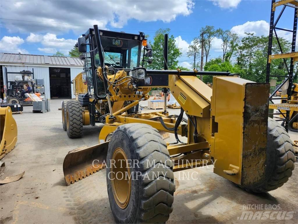 CAT 140 Greideriai