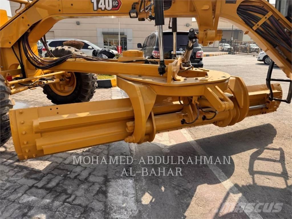 CAT 140 Greideriai