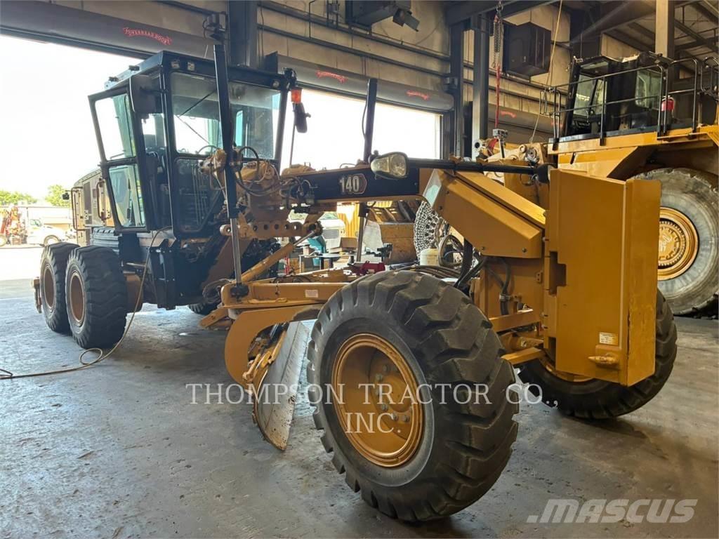 CAT 140 Greideriai