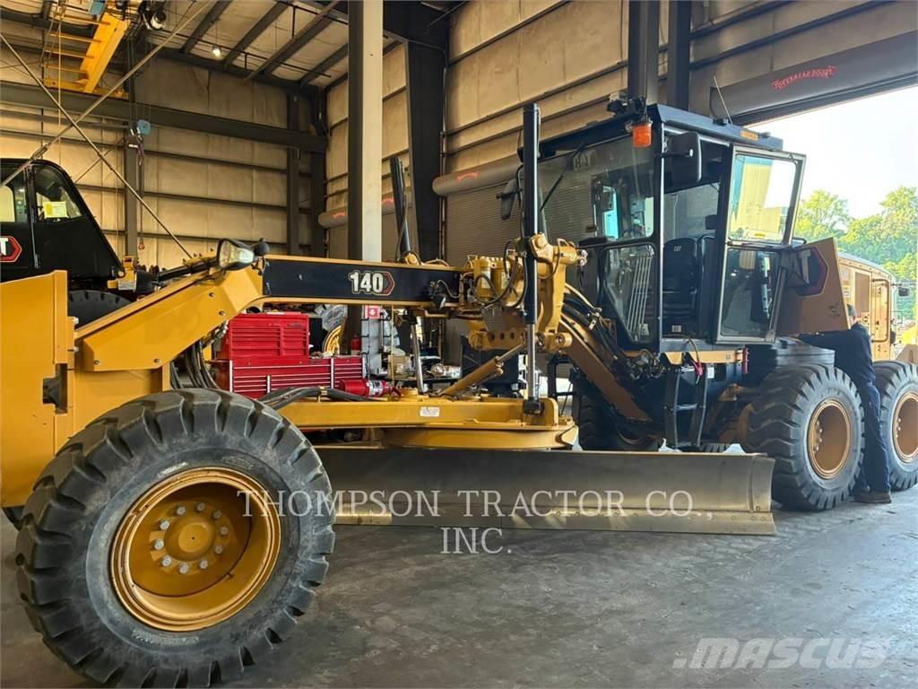 CAT 140 Greideriai