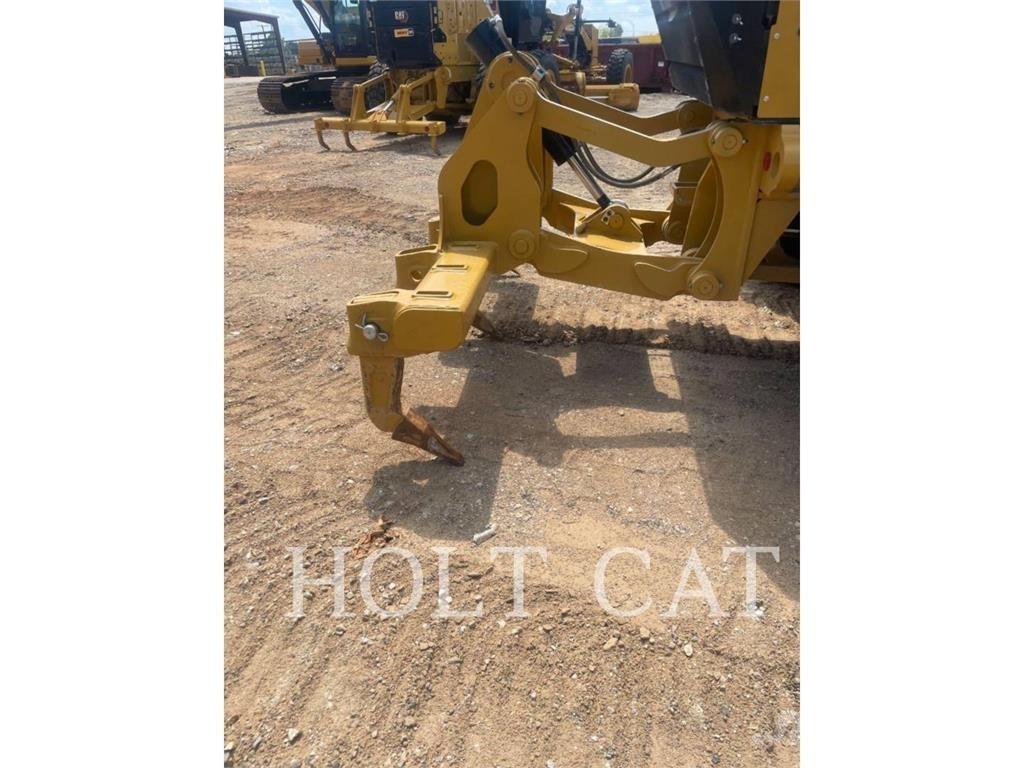 CAT 140 Greideriai