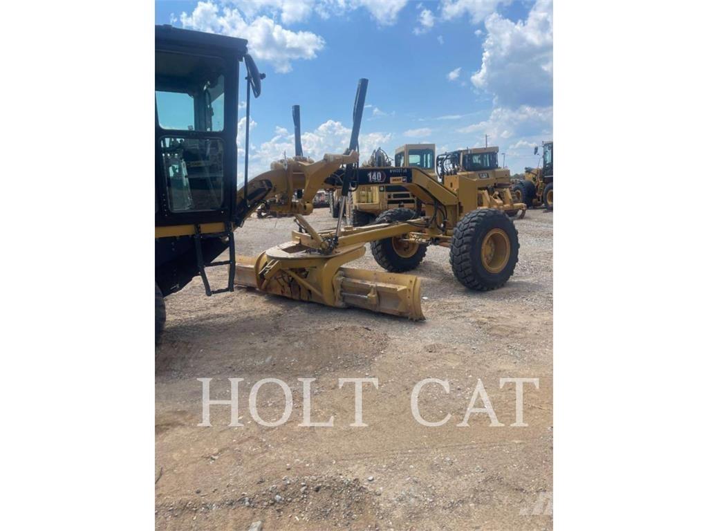 CAT 140 Greideriai