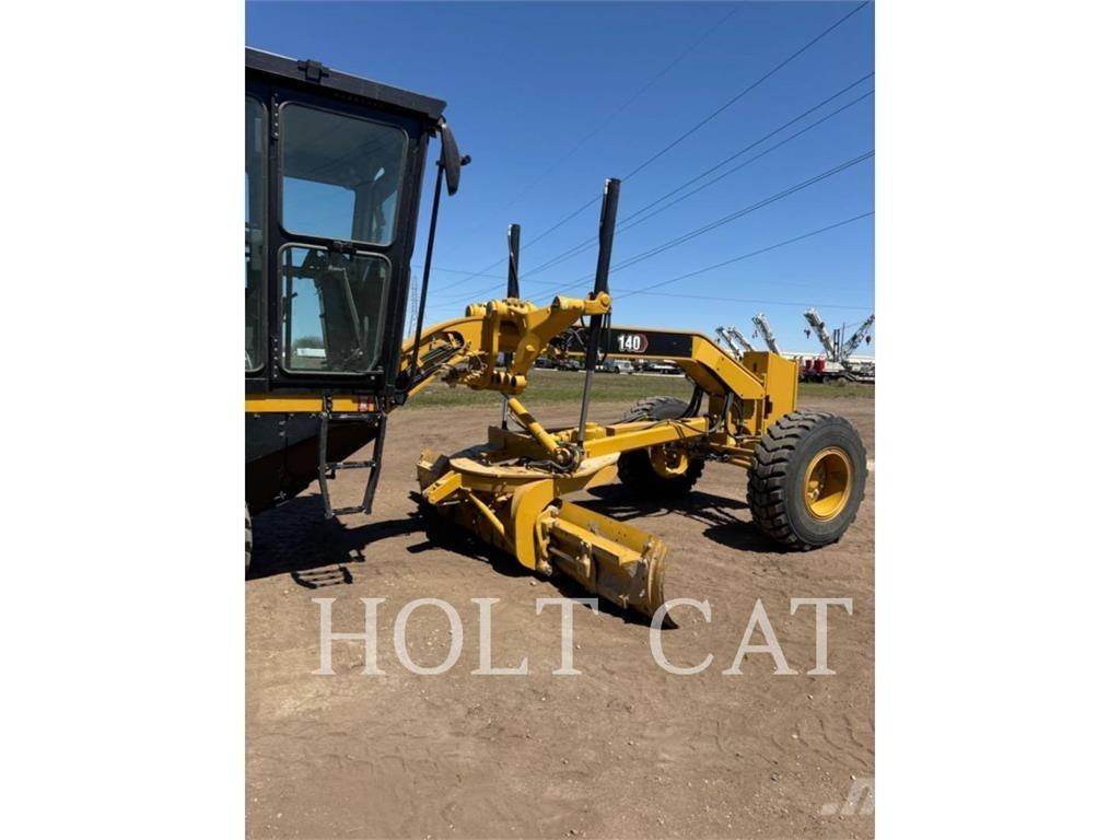 CAT 140 Greideriai