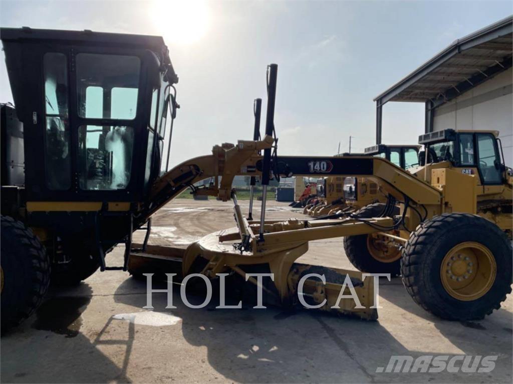 CAT 140 Greideriai