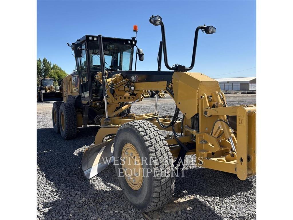 CAT 140 Greideriai