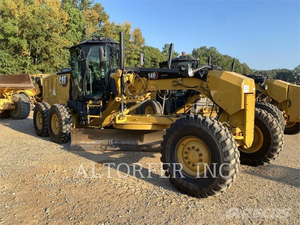 CAT 140 Greideriai