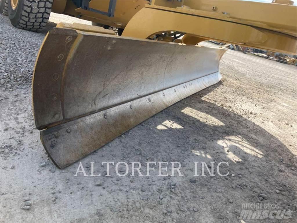 CAT 140-15AWD Greideriai