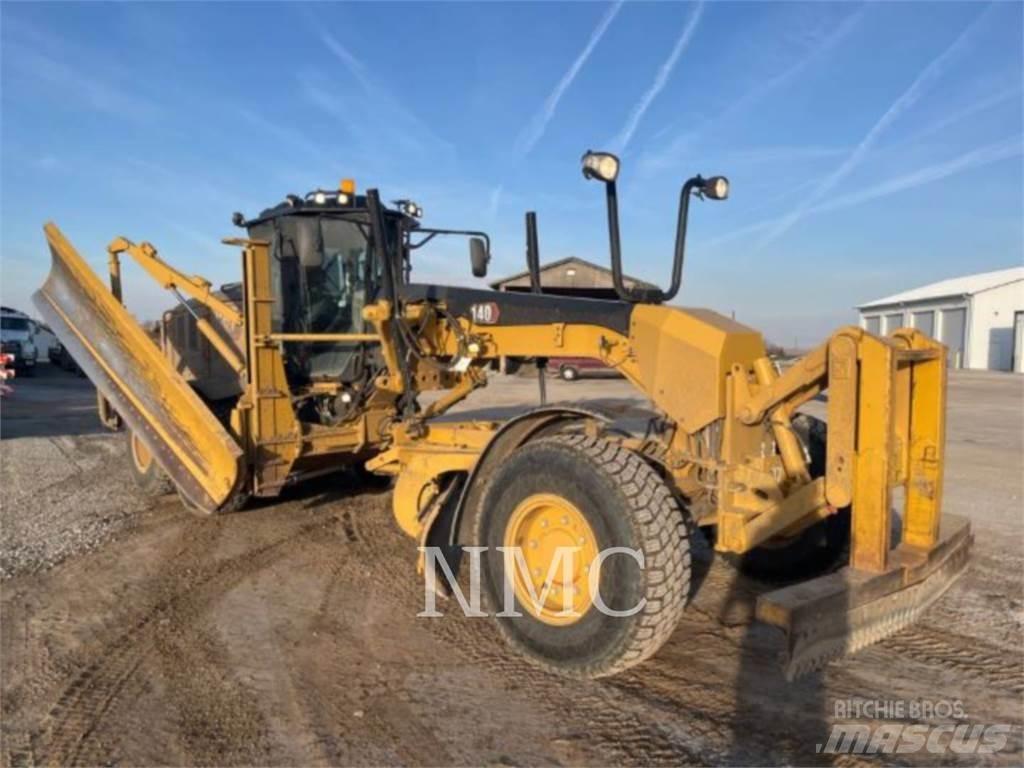 CAT 140-15AWD Greideriai