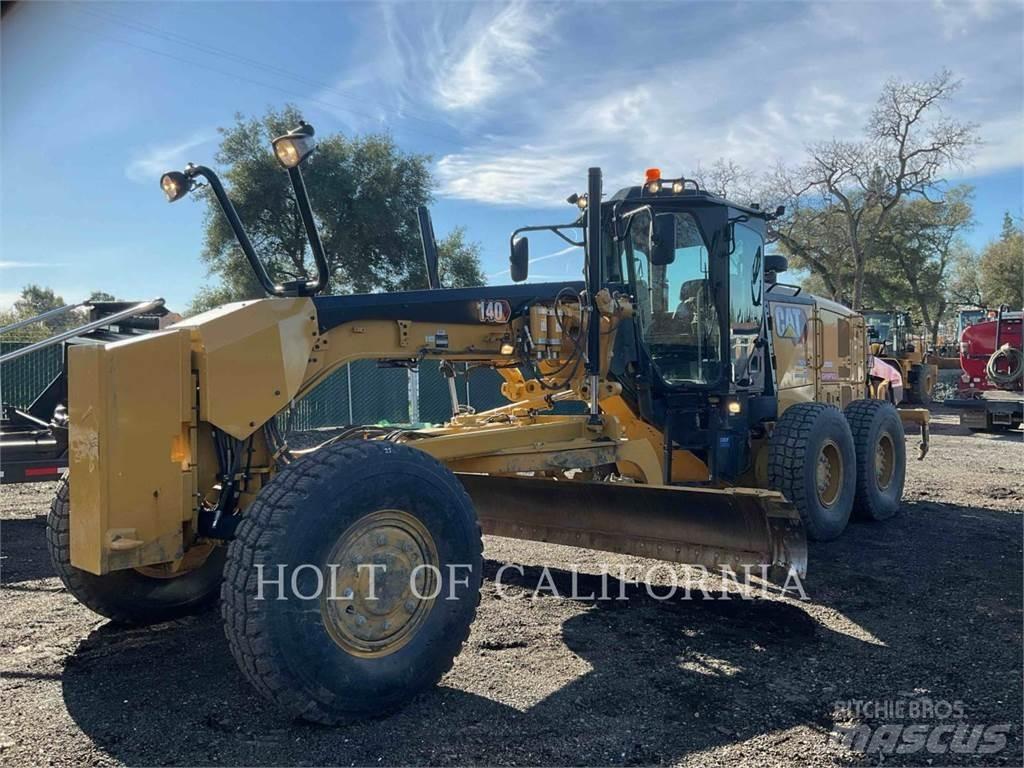 CAT 140 AWD Greideriai