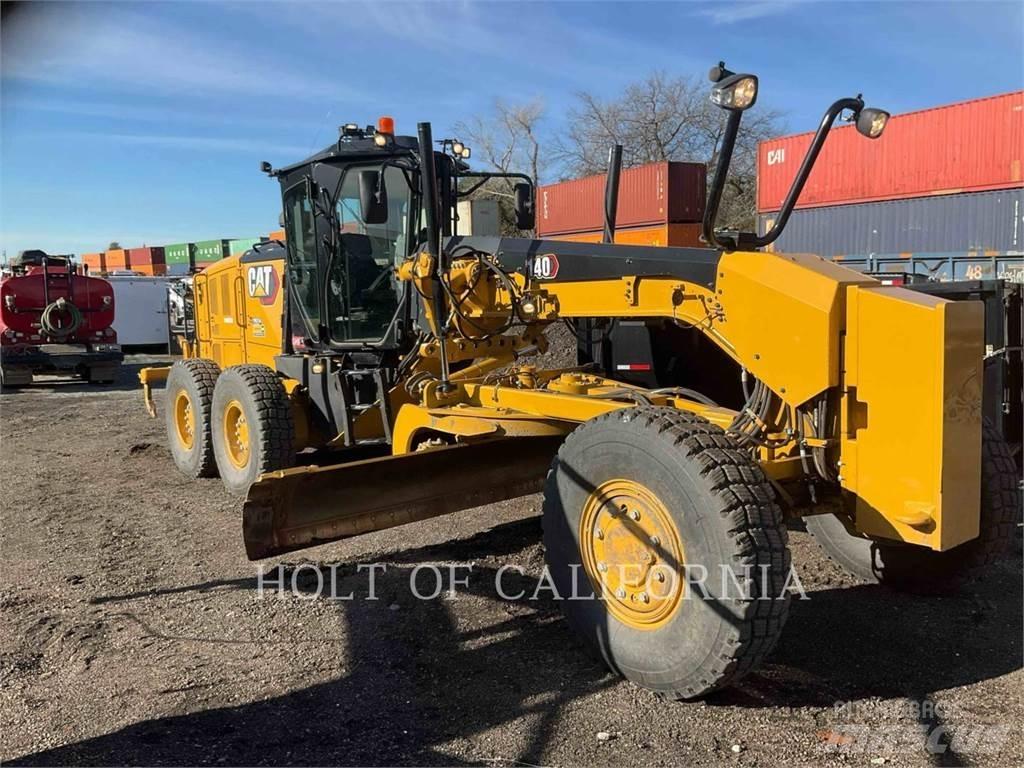 CAT 140 AWD Greideriai