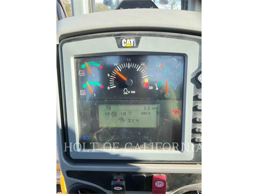 CAT 140 AWD Greideriai