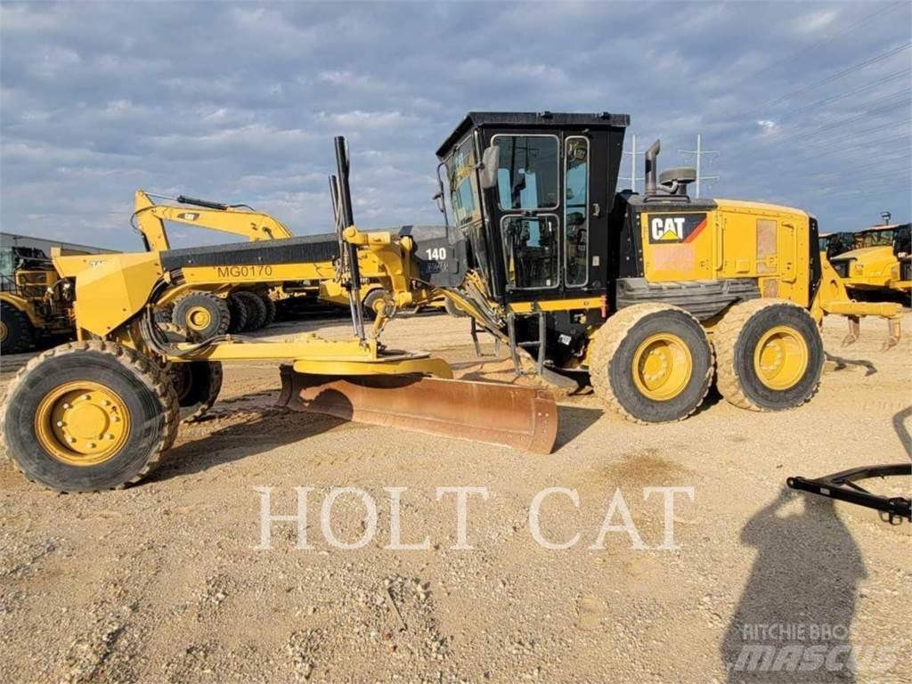 CAT 140 AWD Greideriai