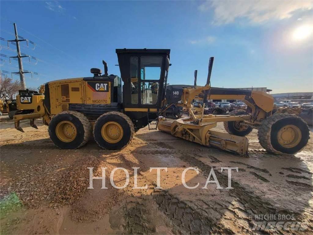 CAT 140 AWD Greideriai