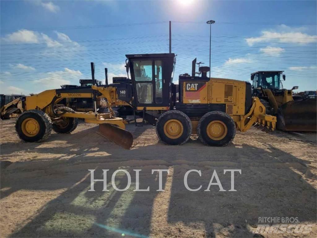 CAT 140 AWD Greideriai