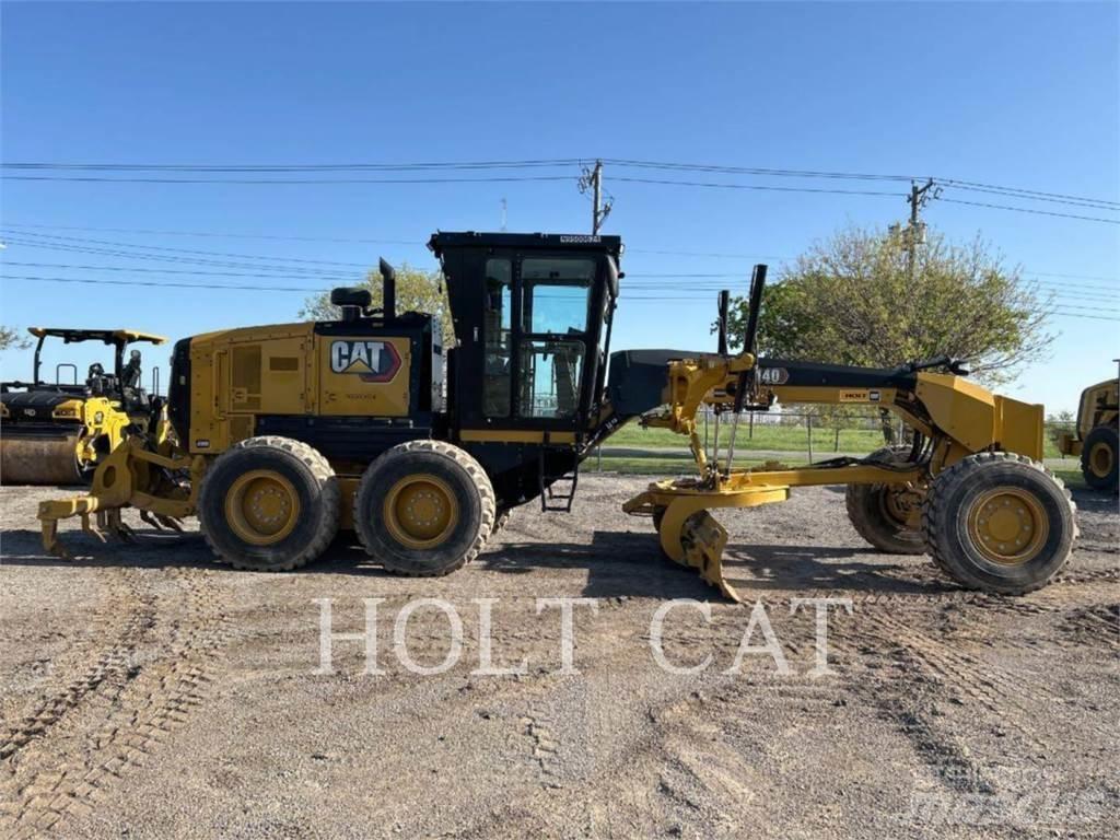 CAT 140 AWD Greideriai