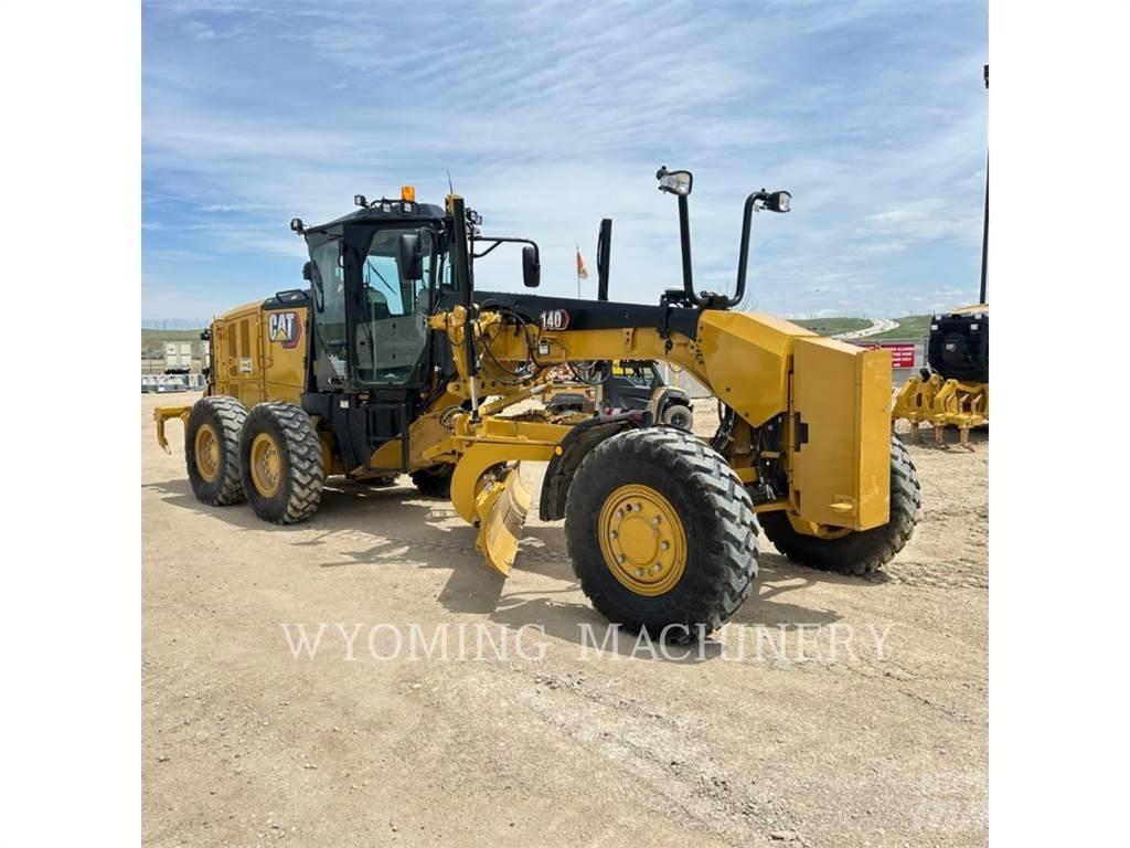 CAT 140 AWD Greideriai