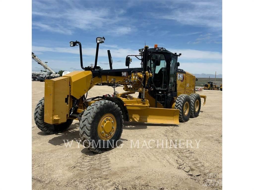 CAT 140 AWD Greideriai