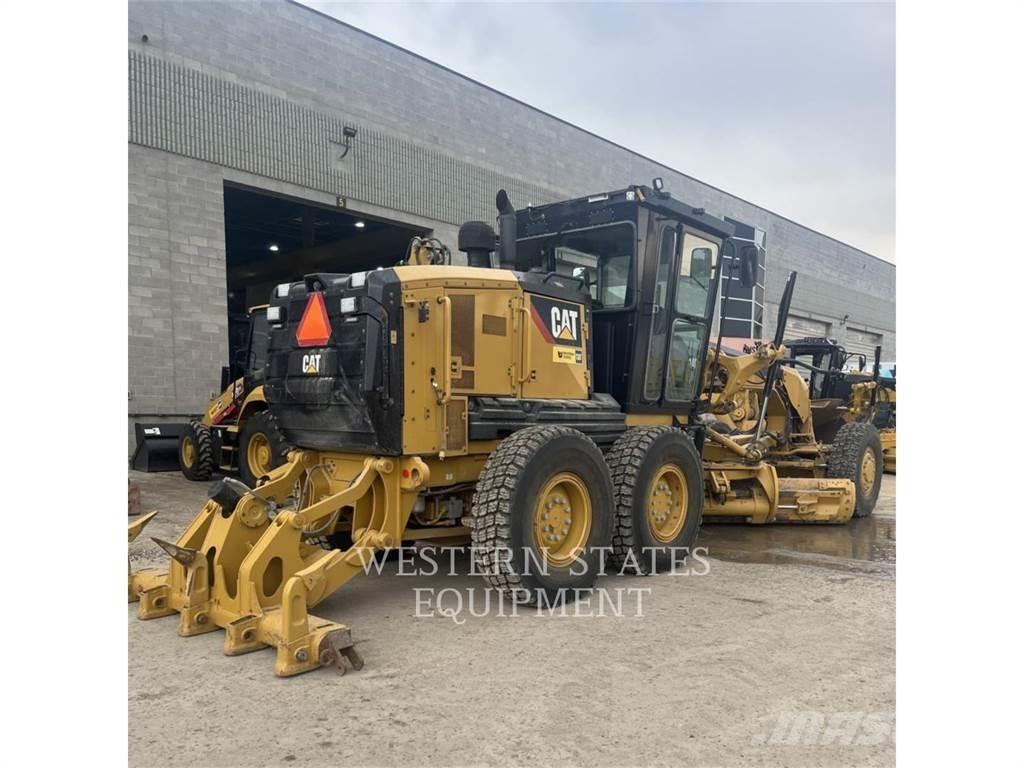 CAT 140 AWD Greideriai