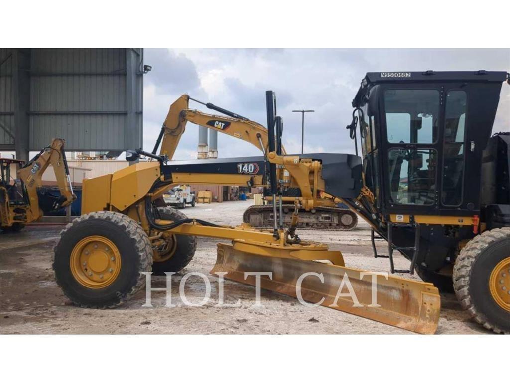 CAT 140 AWD Greideriai