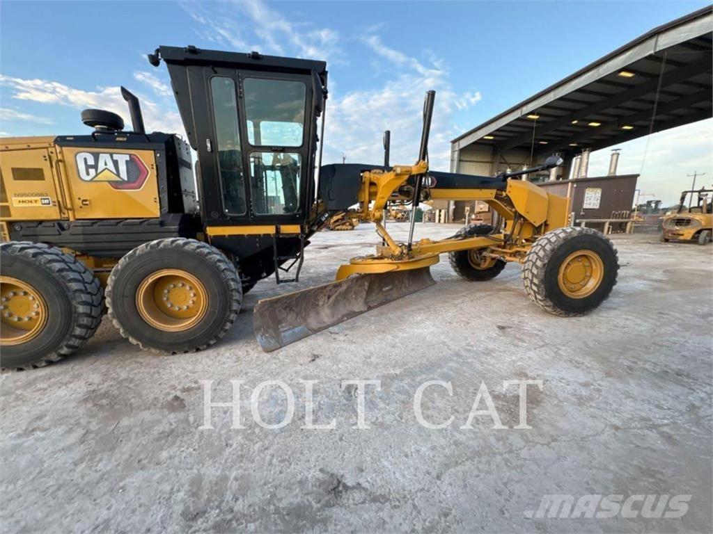 CAT 140 AWD Greideriai