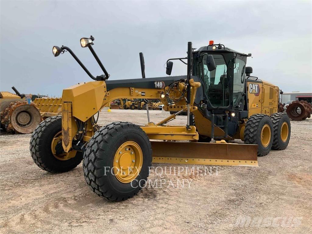 CAT 14015AWD Greideriai