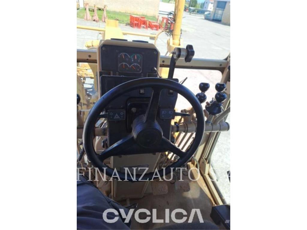 CAT 140H Greideriai