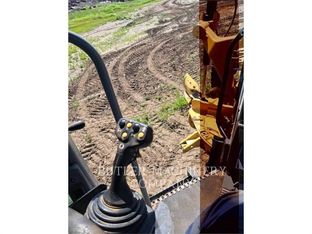 CAT 140M Greideriai