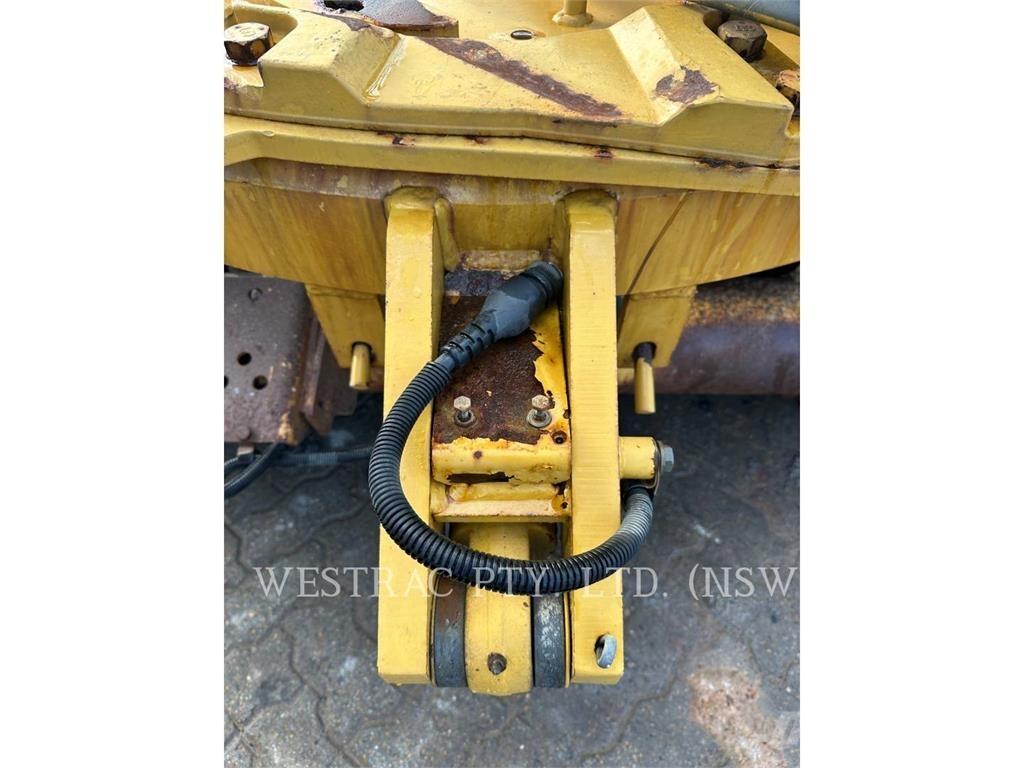 CAT 140M Greideriai