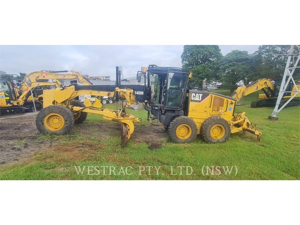 CAT 140M Greideriai