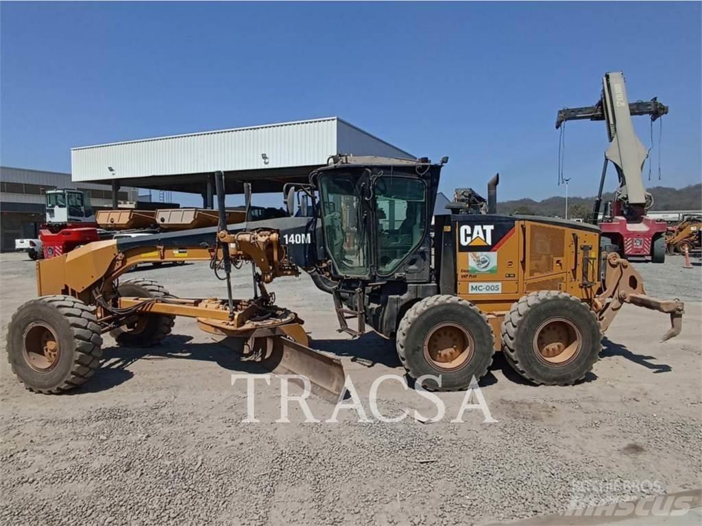 CAT 140M Greideriai