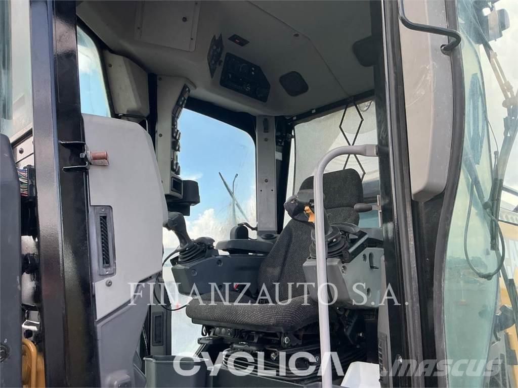 CAT 140M Greideriai