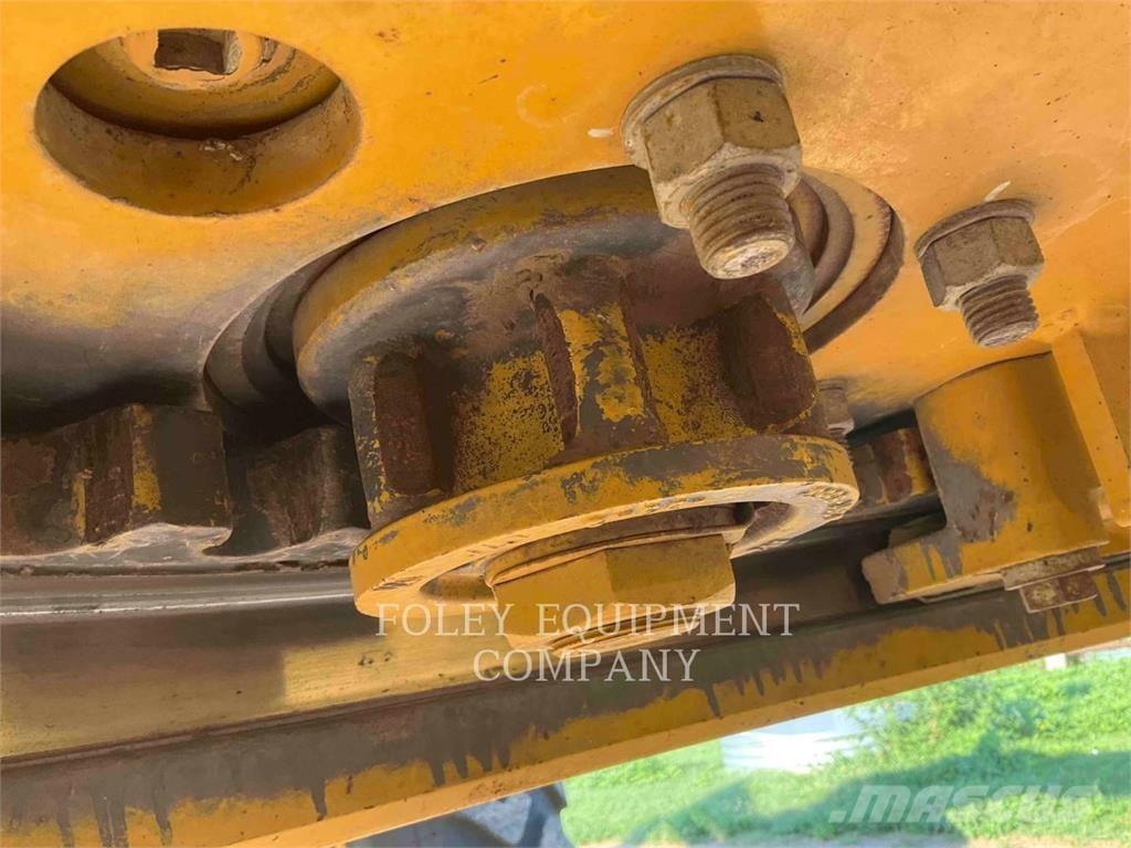 CAT 140M Greideriai