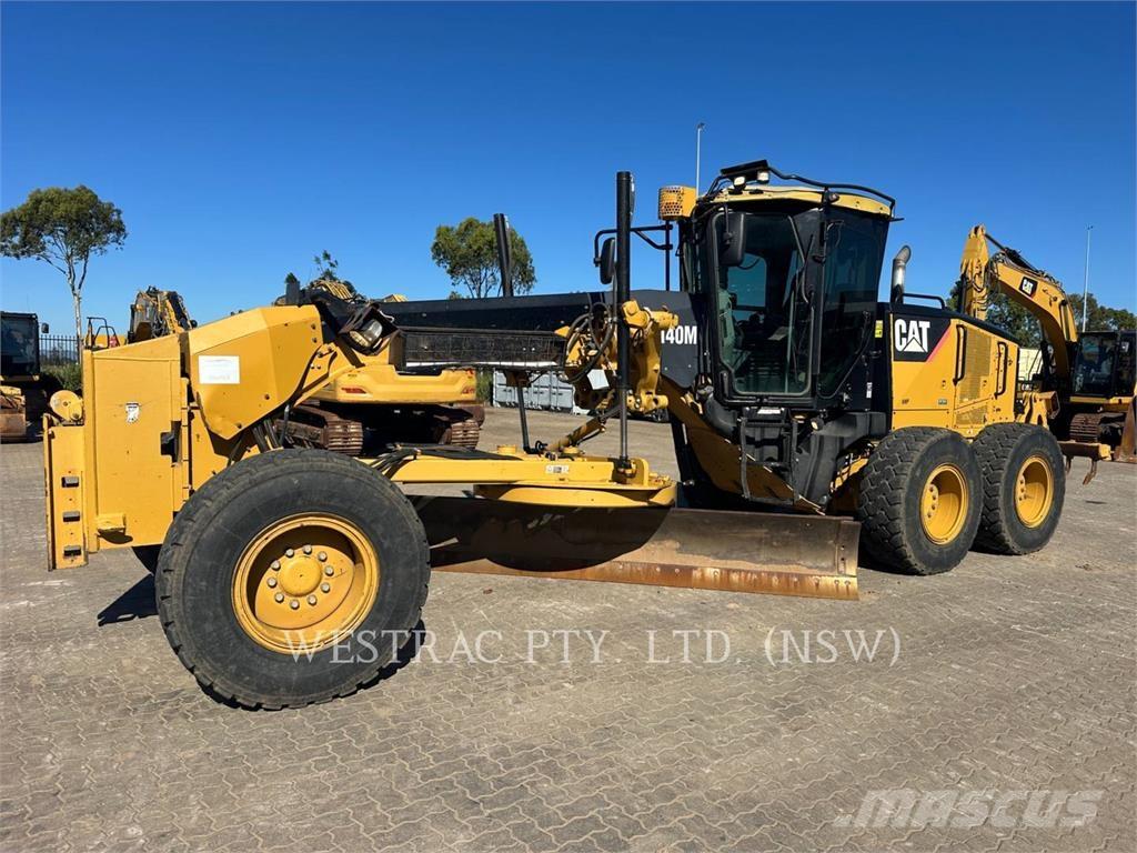 CAT 140M Greideriai
