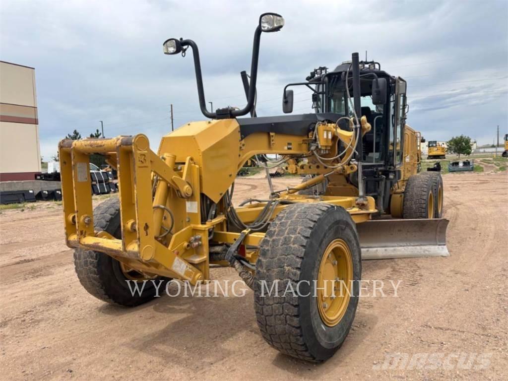 CAT 140M 2 Greideriai