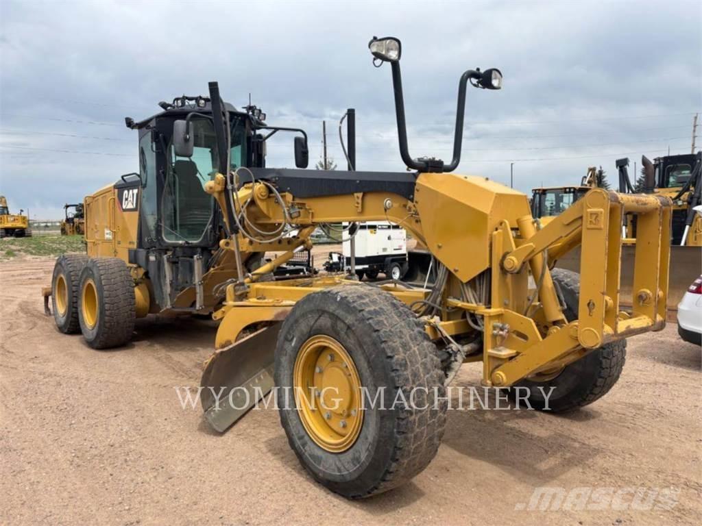 CAT 140M 2 Greideriai