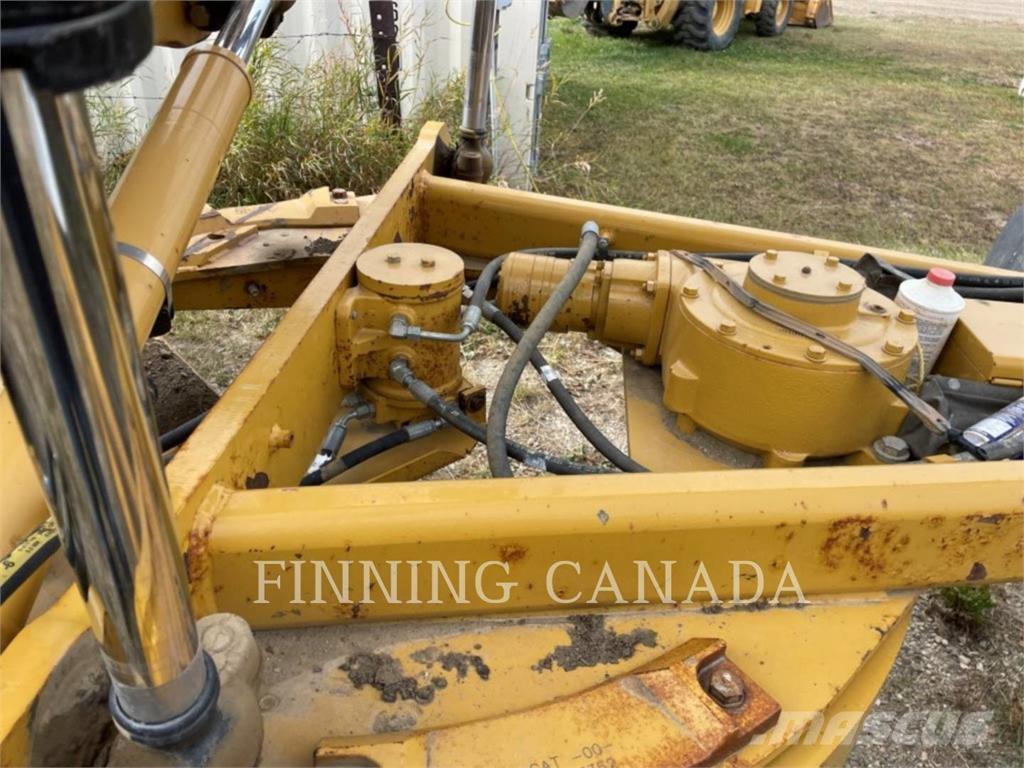 CAT 140M AWD Greideriai