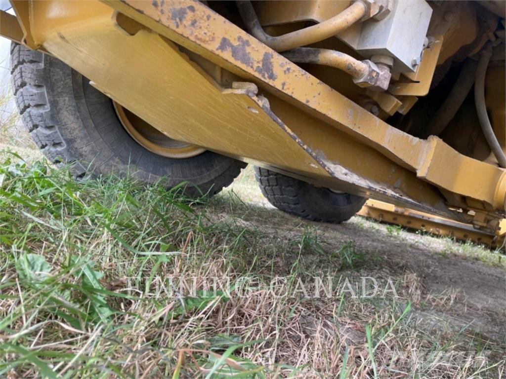 CAT 140M AWD Greideriai