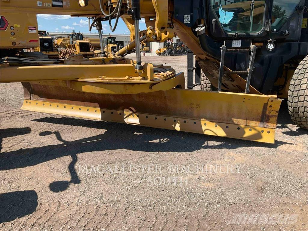 CAT 140M2 Greideriai