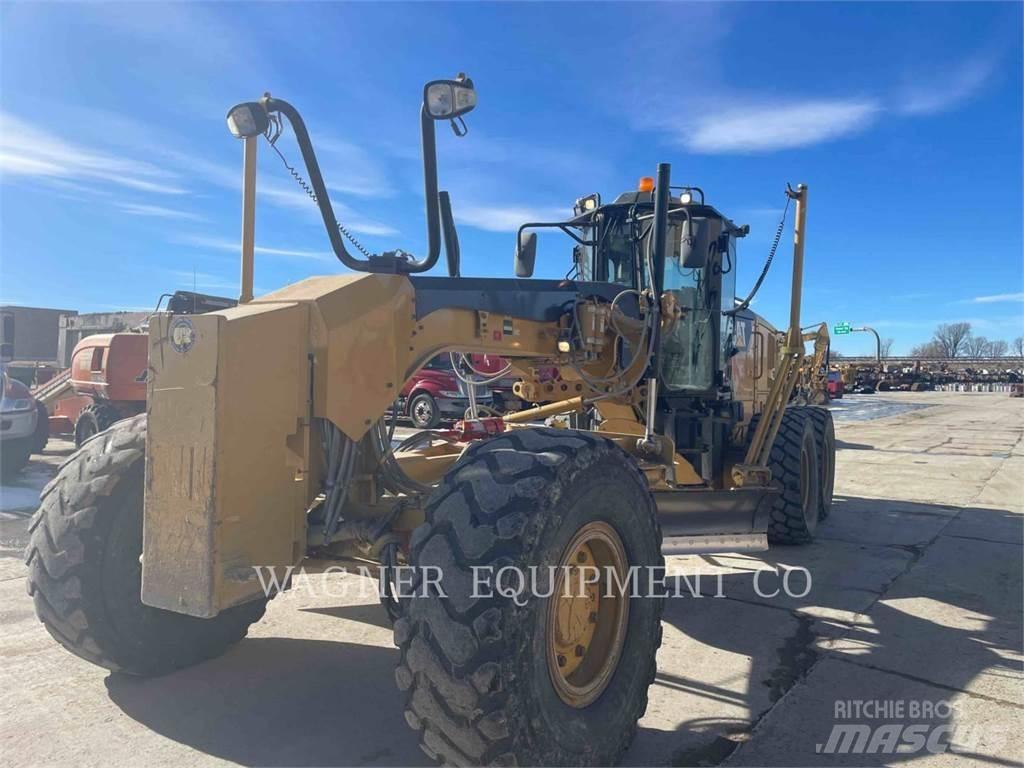 CAT 140M2 AWD Greideriai